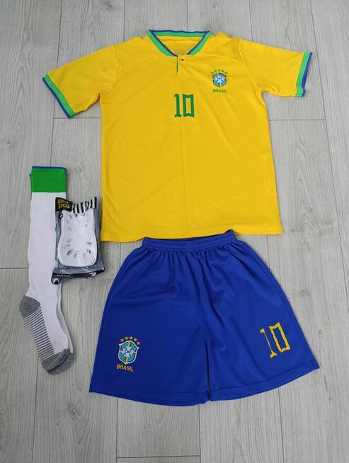 Sprzedam strój piłkarski chłopięcy