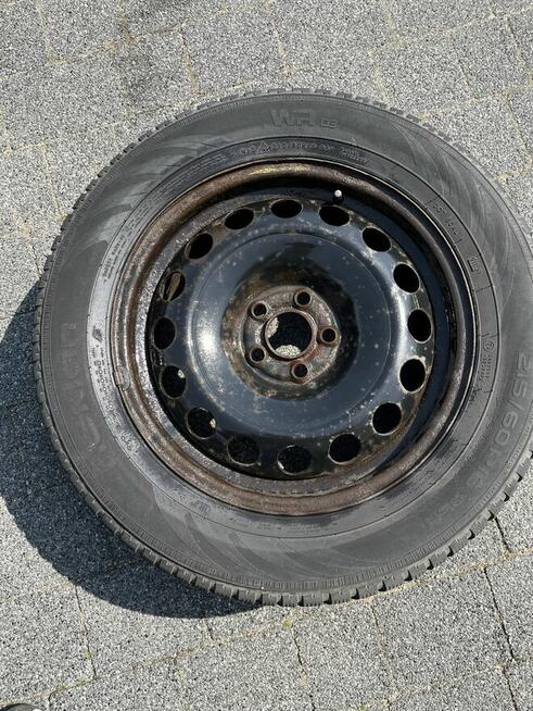 Opony premium z felgami zimowe Nokian 215/60 R16 95H