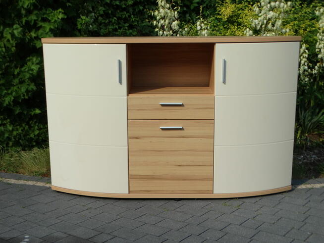 Szafka RTV z dwoma półkami i dwoma szufladami