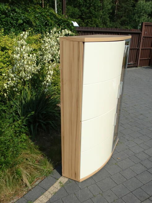 Szafka witryna jasna szklane półki ośw. led