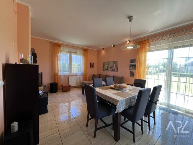 Dom Ustronie Morskie, Osiedlowa