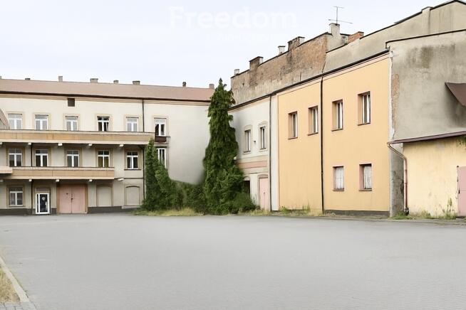 Kompleks magazynowo-biurowy w centrum miasta