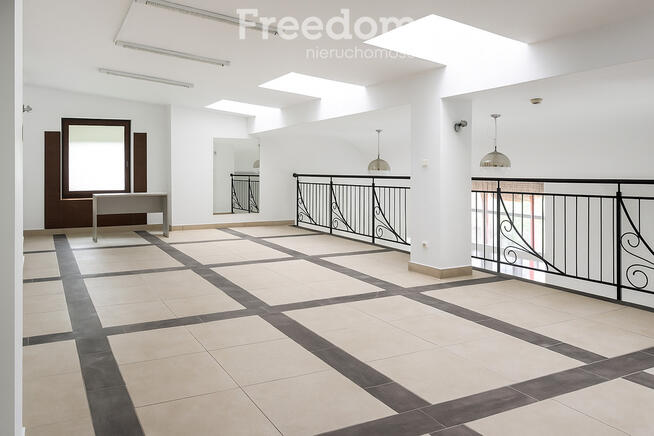 Kompleks magazynowo-biurowy w centrum miasta