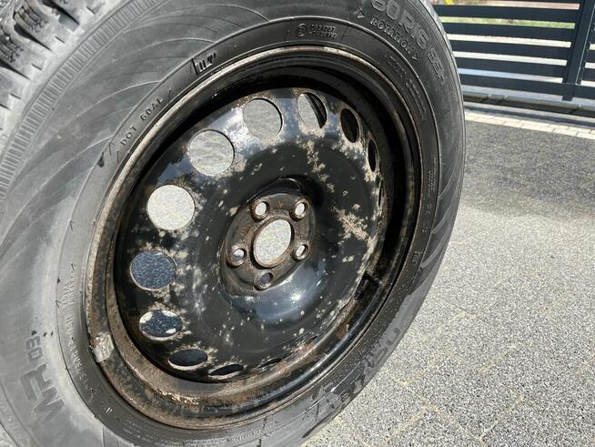 Opony premium z felgami zimowe Nokian 215/60 R16 95H