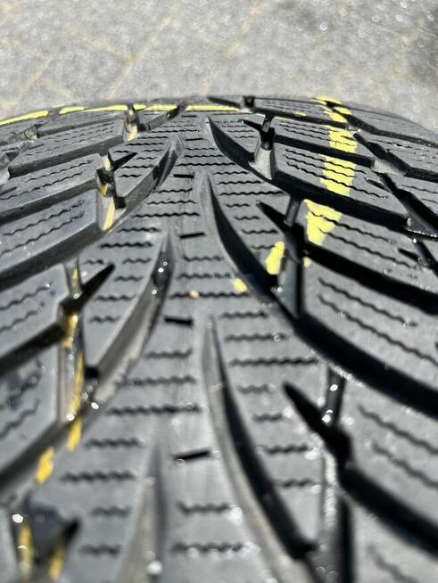 Opony premium z felgami zimowe Nokian 215/60 R16 95H