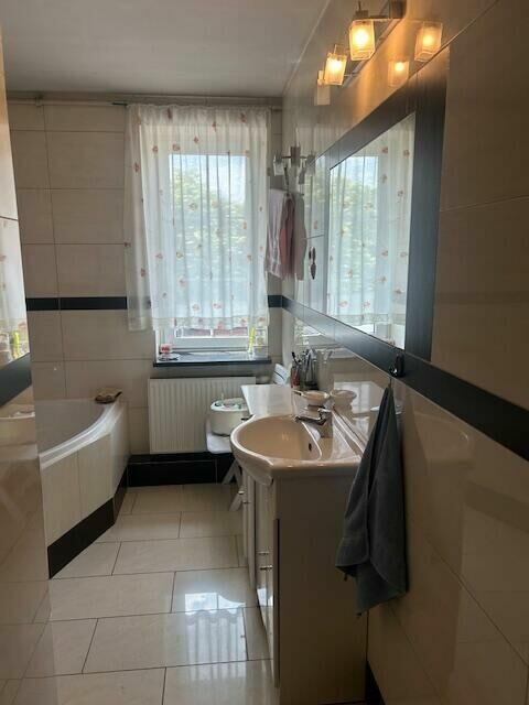 Na sprzedaż dom z lokalem uzytkowym centrum