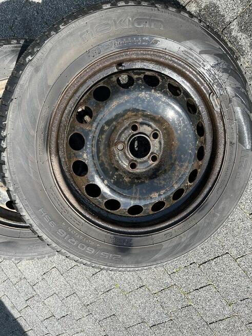 Opony premium z felgami zimowe Nokian 215/60 R16 95H