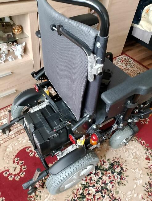 Wózek inwalidzki z napędem