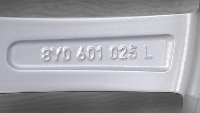 Koła 17 Audi A3 Vw Skoda Seat 5x112 opony zima 205/50/17 (