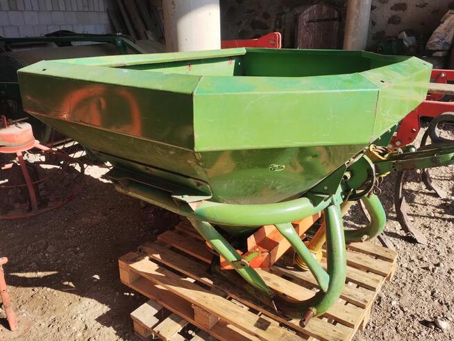 Sprzedam rozsiewacz nawozów amazone.