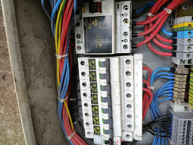 Rozdzielacz elektryczna do podgrzewania grzałek wytłaczarki