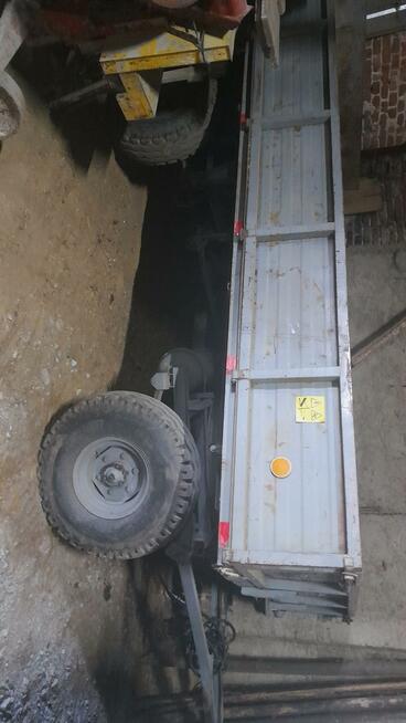 Sprzedam przyczepę d 732