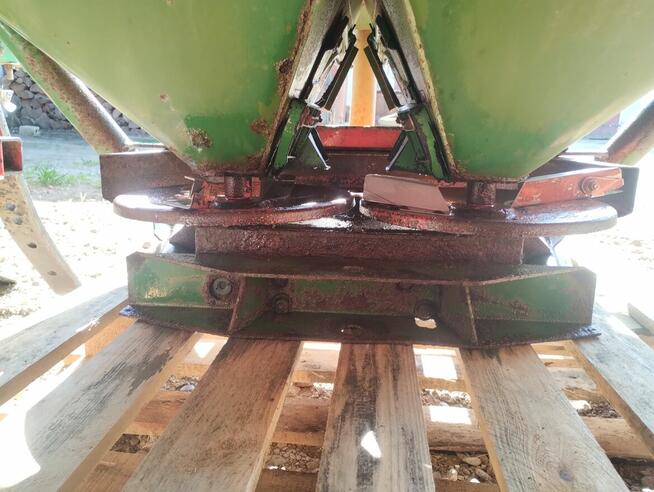 Sprzedam rozsiewacz nawozów amazone.