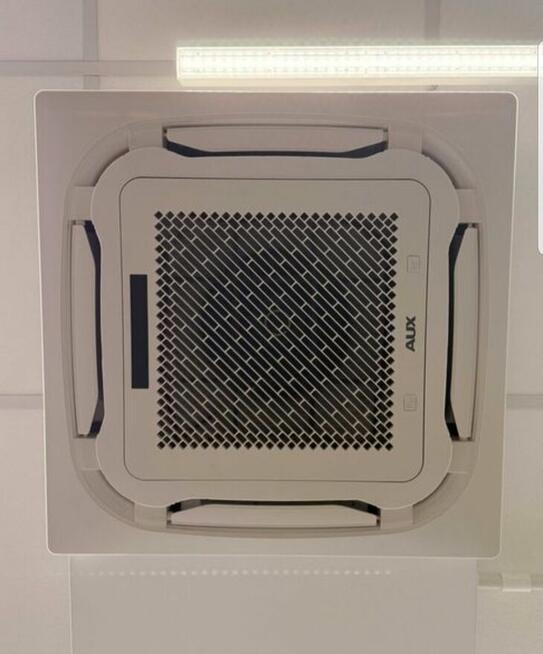 Klimatyzator - stan bardzo dobry