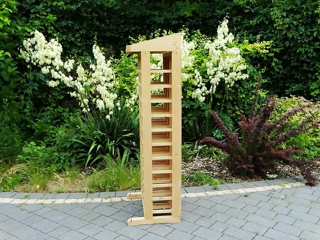 Stojak drewniany sosnowy na 48 butelek wina z ekspozycją