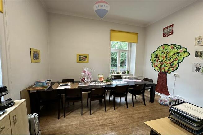 Obiekt Lokal 250 m² z ogrodem i parkingiem