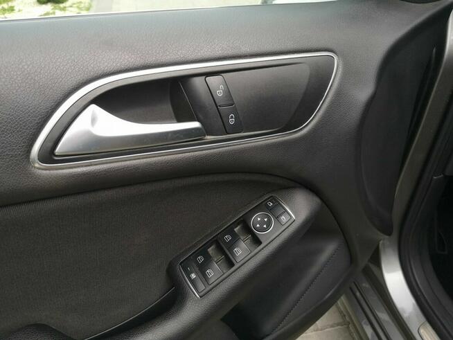 Mercedes B 180 1,6 16v 122KM # Klimatronik# Navi # Alu Felgi # Servis #Ledy#Gwarancja