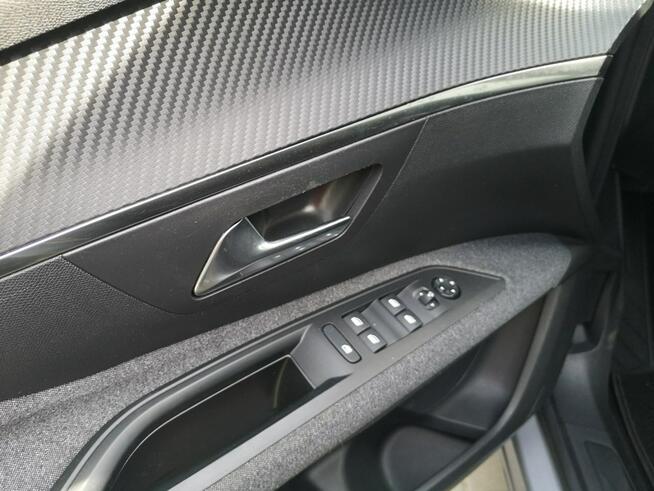 Peugeot 5008 1,5 HDI 130KM Klimatr Navi Kamera Ledy ALU 17 7 osób Gwarancja