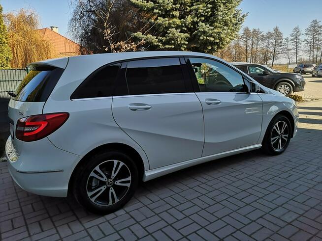 Mercedes B 180 1.8 CDI 109KM Klimatr Navi Isofix Parktronic Alu Led Bixenon Gwarancja