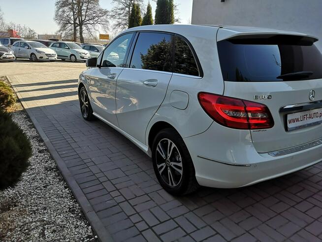 Mercedes B 180 1.8 CDI 109KM Klimatr Navi Isofix Parktronic Alu Led Bixenon Gwarancja