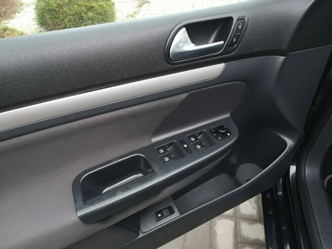 Volkswagen Golf 1.6 MPI 102KM Klimatronic Tempomat Isofix Alu Halogeny Serwis