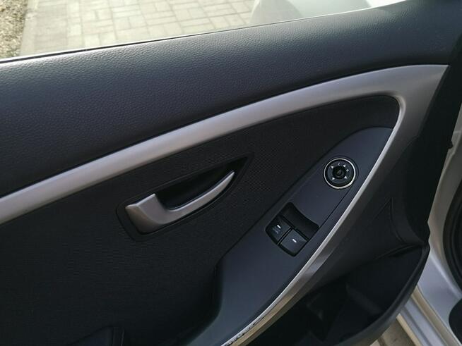 Hyundai i30 1.6CRDI 110KM Klima ALU Isofix Halogeny Led Serwis