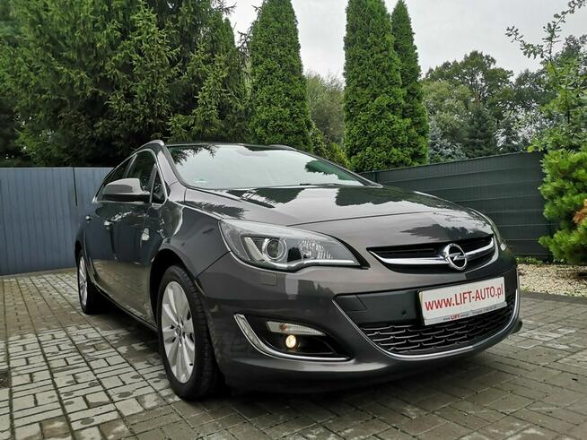 Opel Astra 1.4 16v 140KM Klimatronik Tempomat LIFT NAVI Xenon Ledy ALU Gwarancja
