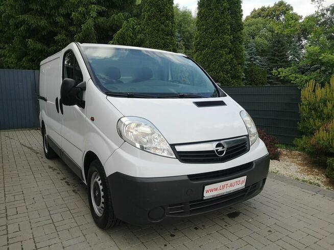 Opel Vivaro 2.0 CDTI 115 KM Klima Hak Tyłne drzwi Skrzydełkowe Gwarancja