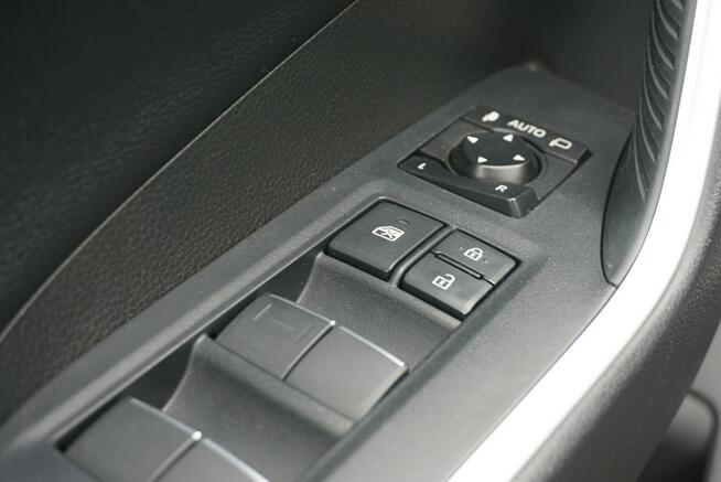 Toyota RAV-4 polski salon, faktura VAT, bogate wyposażenie