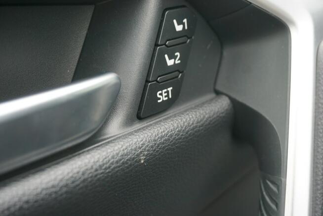 Toyota RAV-4 polski salon, faktura VAT, bogate wyposażenie