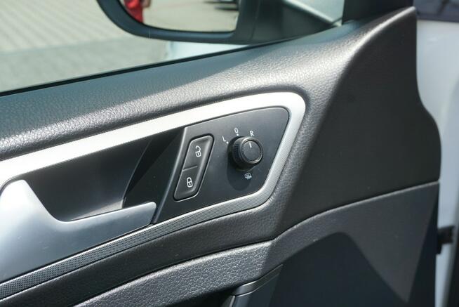 Volkswagen Golf z polskiego salonu, zadbany, rok gwarancji w cenie,