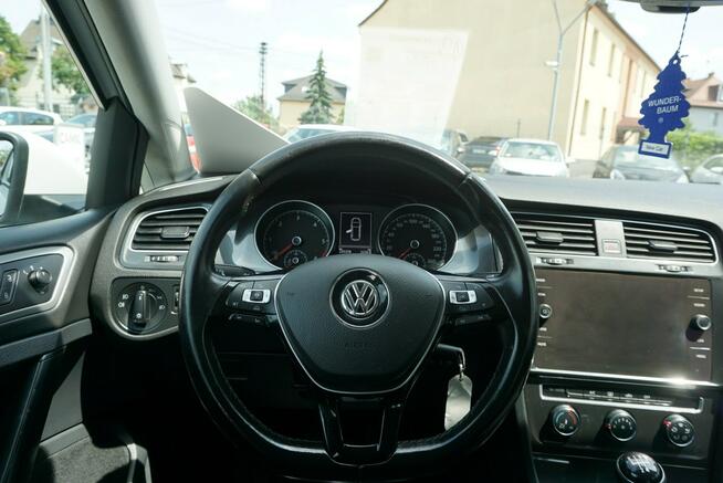 Volkswagen Golf z polskiego salonu, zadbany, rok gwarancji w cenie,