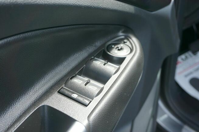 Ford Kuga 2.0 180KM 4X4 AWD, automat, bogate wyposażenie, rok gwarancji,