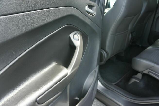 Ford Kuga 2.0 180KM 4X4 AWD, automat, bogate wyposażenie, rok gwarancji,