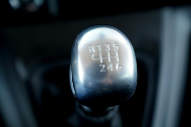 Peugeot Traveller JEDYNY W PL head up BIXENON grzane fotele SKÓRA el.drzwi MASAZE 6 osob