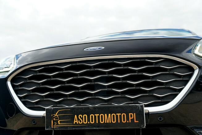 Ford Kuga VIGNALE skóra Nawi FUL LED el.klapa ACC 4x4 B&Q grzane fotele i kanapa