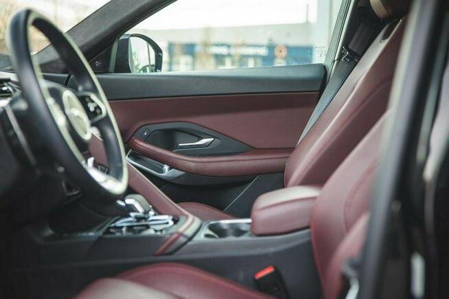 E-Pace 2.0D I4 163 PS AWD Auto R-Dynamic Black-Salon-PL-Panorama-FV23%