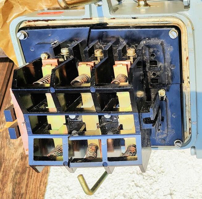 WYŁĄCZNIK STYCZNIK OLEJOWY MO62 TRÓJFAZOWY 14-25 A 220 380 V