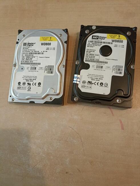 Dwa dyski twarde