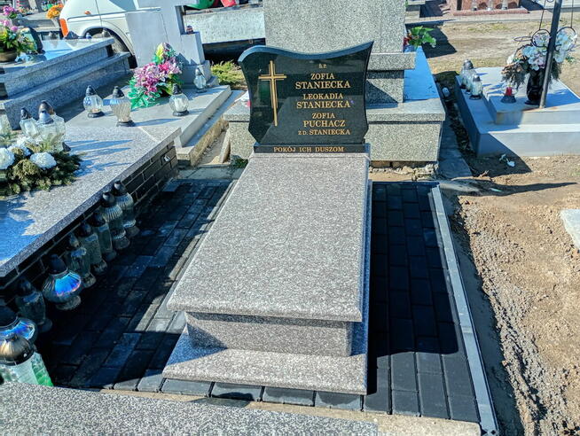 TANIE POMNIKI GRANITOWE