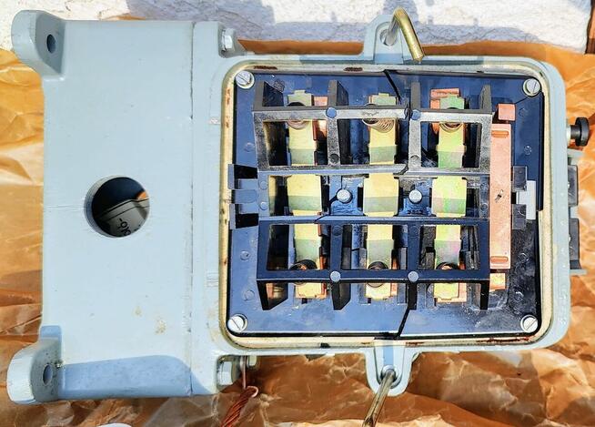 WYŁĄCZNIK STYCZNIK OLEJOWY MO62 TRÓJFAZOWY 14-25 A 220 380 V