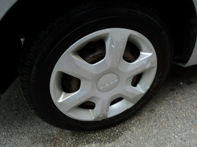 sprzedam ładnego LOGANA z 2015r 1,2 B+GAZ nowy z 23r