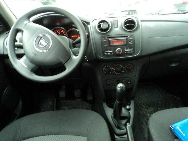 sprzedam ładnego LOGANA z 2015r 1,2 B+GAZ nowy z 23r