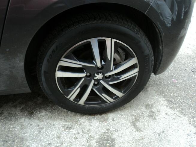 sprzedam peugeota 208 z 2022r