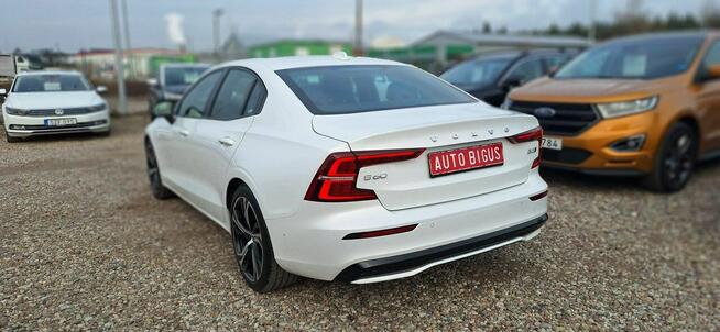 Volvo S60 B5 AWD plus dark benzyna hybryda