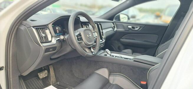 Volvo S60 B5 AWD plus dark benzyna hybryda