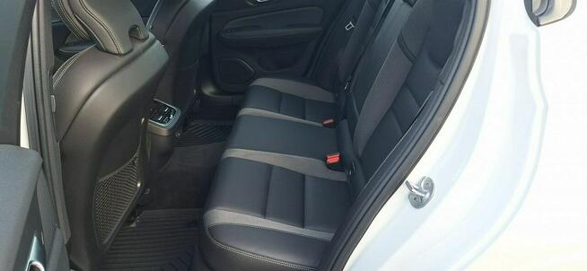 Volvo S60 B5 AWD plus dark benzyna hybryda