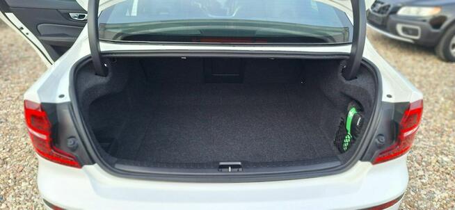 Volvo S60 B5 AWD plus dark benzyna hybryda