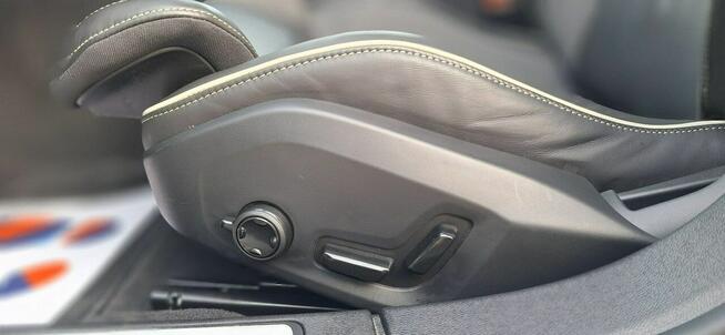 Volvo S60 B5 AWD plus dark benzyna hybryda