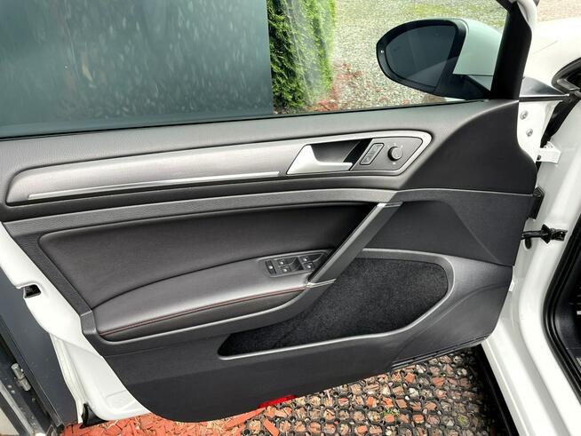 Volkswagen Golf GTI, LED, Klima, Navi, Temp, Asystenci, Martwe Pole, Kamera Cofania